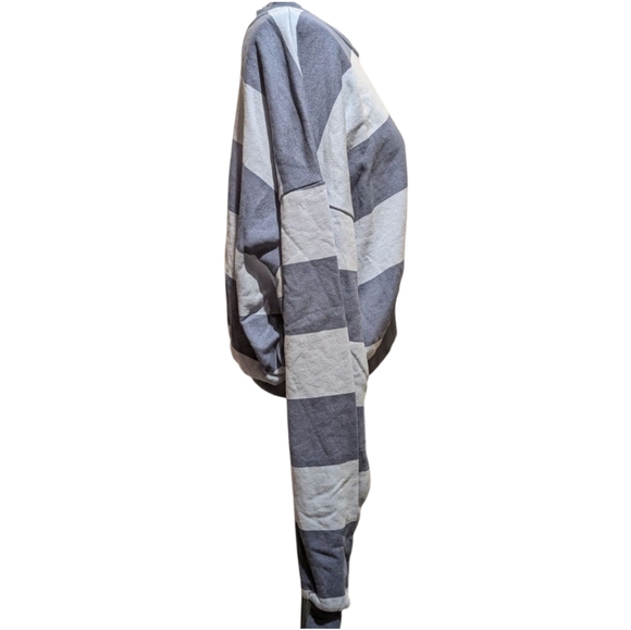 Strawberry Shortcake Striped Sweatshirt Long Cropped Sz L - Picture 4 of 7